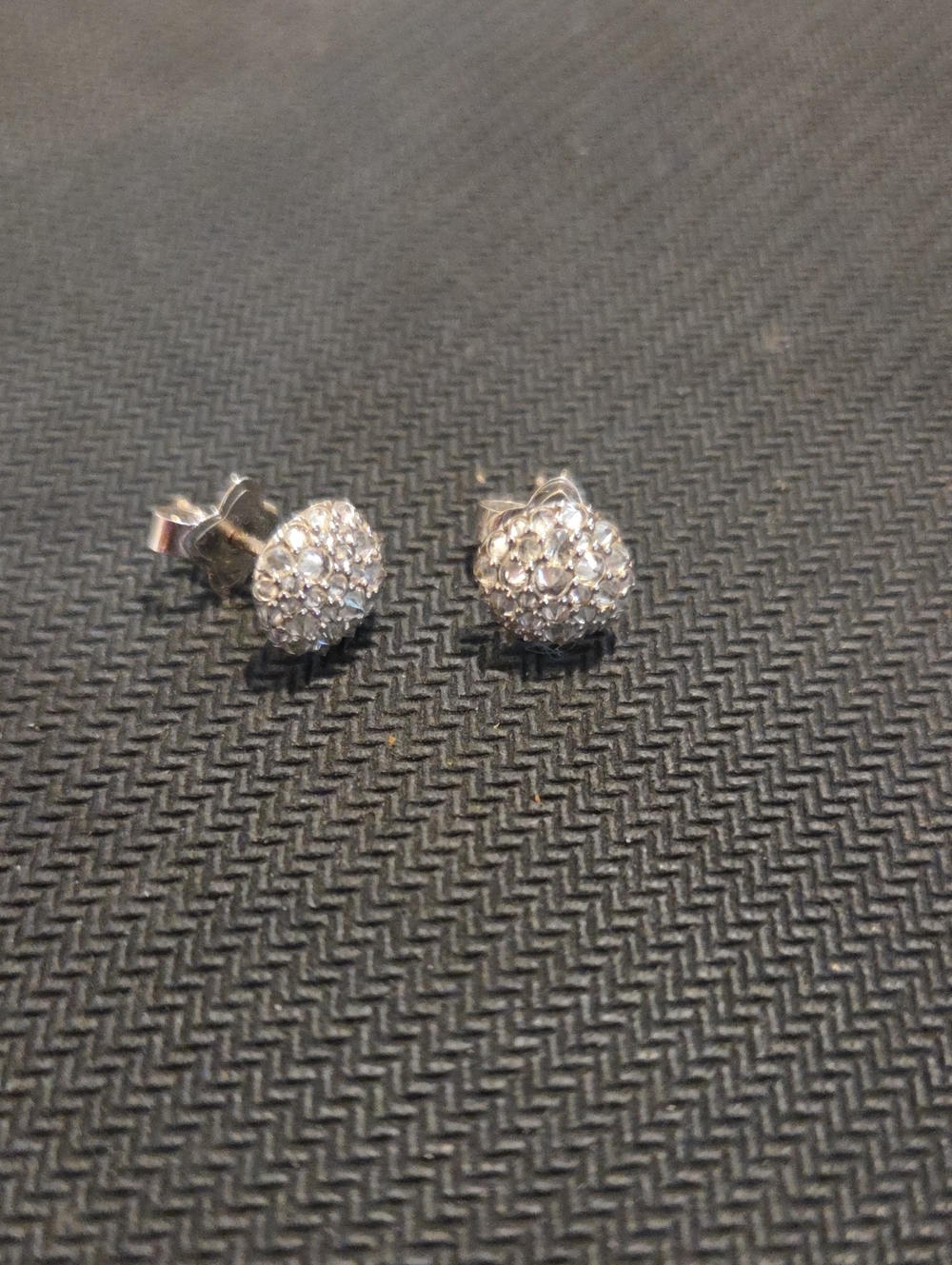 David Yurman Reverse Set Studs 18k Wg